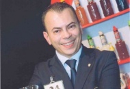 Alba Adriatica con il barman Bollettini vince il concorso regionale Aibes